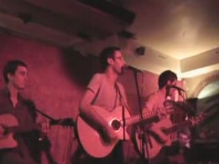 Comme un monde à  l'envers au palais bar - clip