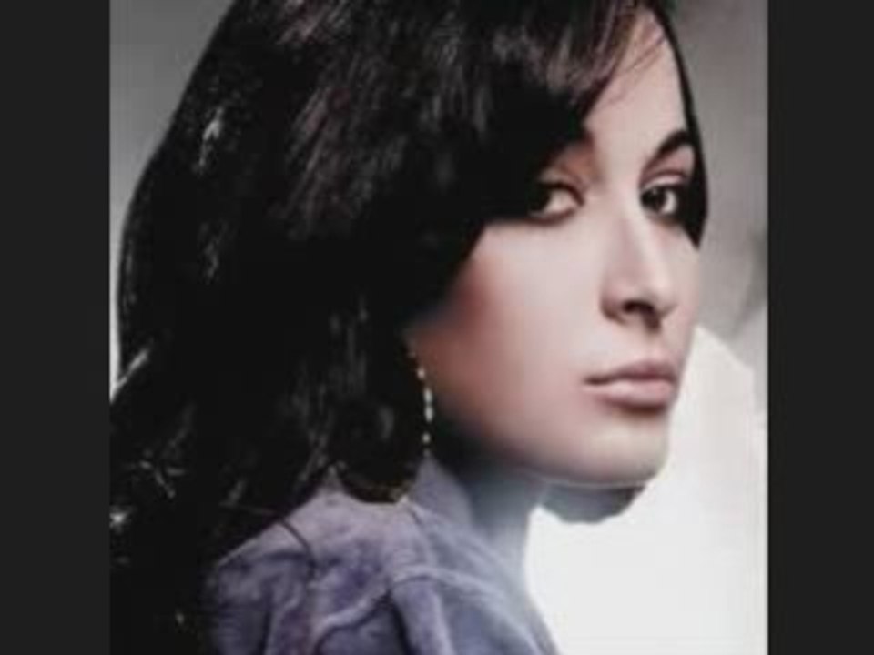 Kenza Farah AU TELEPHONE APRES SON ACCIDENT SUR SKYROCK