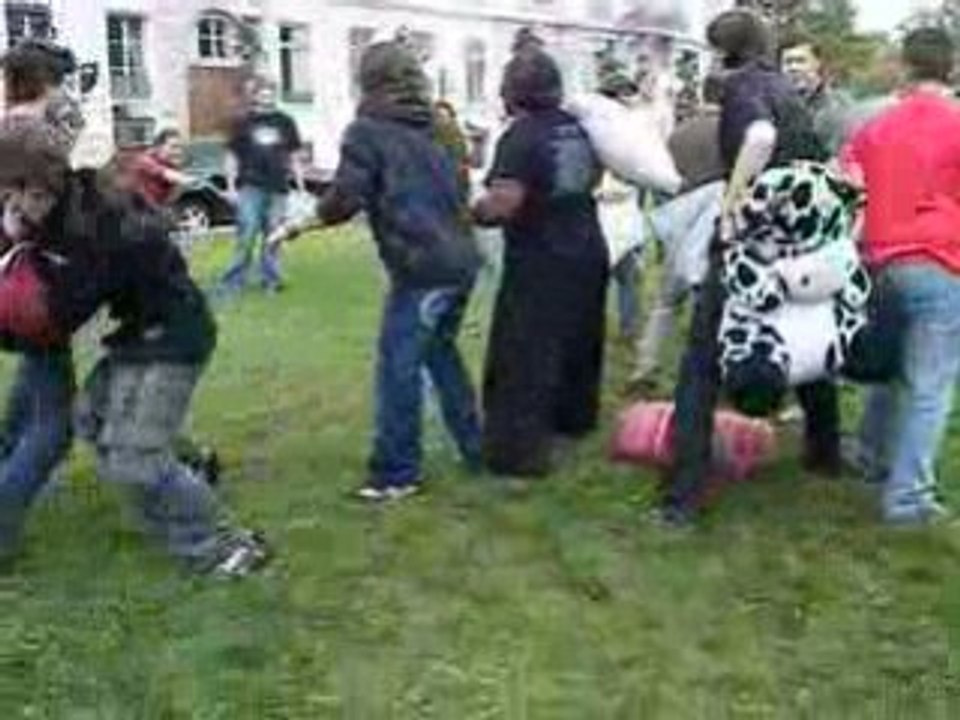 bataille de polochon bizutage esia 3D