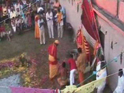 Marche sur le feu à la Bnc St Louis, le 19/10/08.