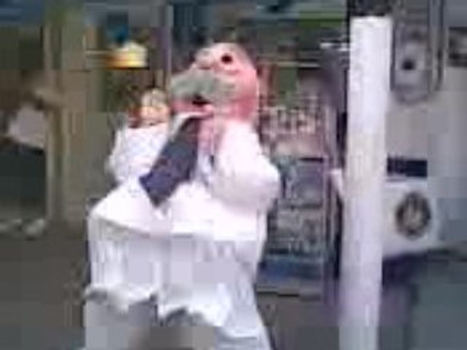 Dr simi matando el gusano