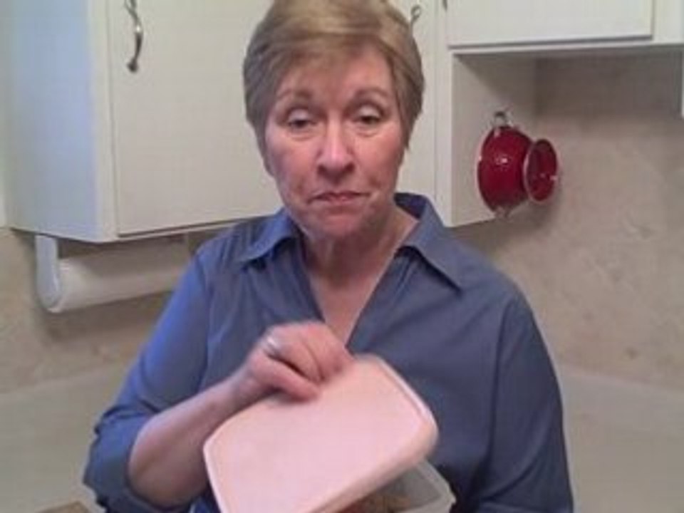 Kitchen organizing tips for storing sugar