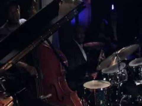 Mulgrew MILLER Trio au Duc des Lombards