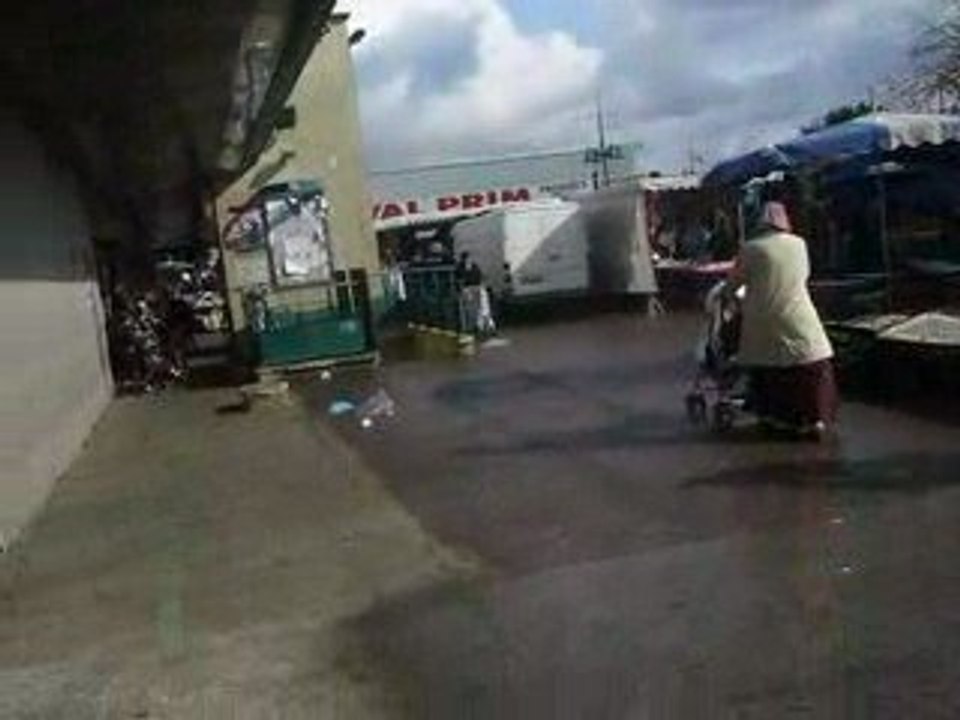 MARCHE DE VAL FOURRE LES YVELINES 78 FRNCE