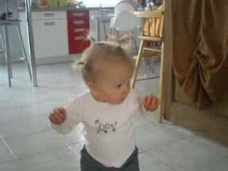 les 1ers pas de lilou