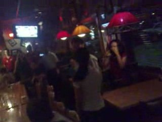 POLLO EN EL BAILE DEL POLLO