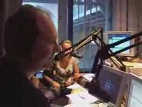 Cauet debarque sur virgin radio