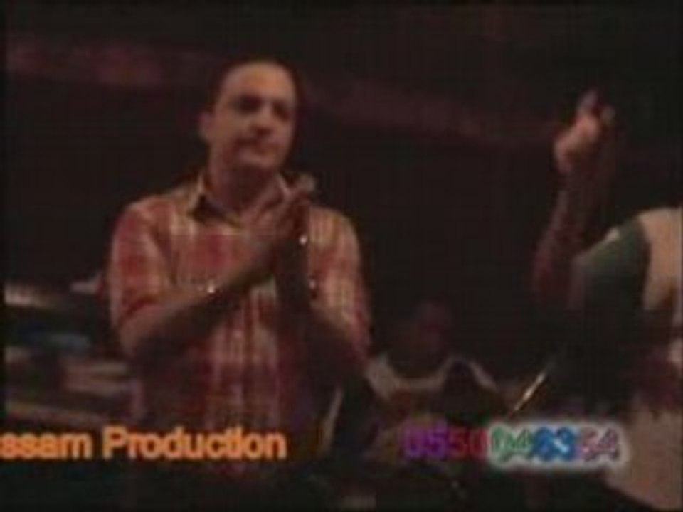 Cheb Hicham - Koulchi Ytabaa Zhar El Aay Live