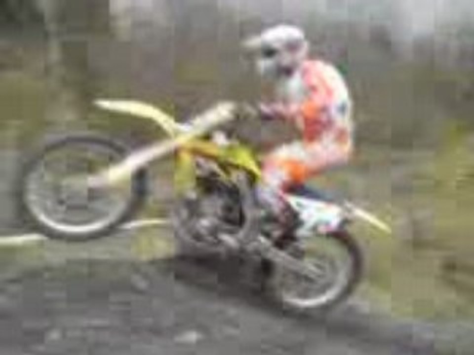 SAUT D'UNE PISTE A L'AUTRE