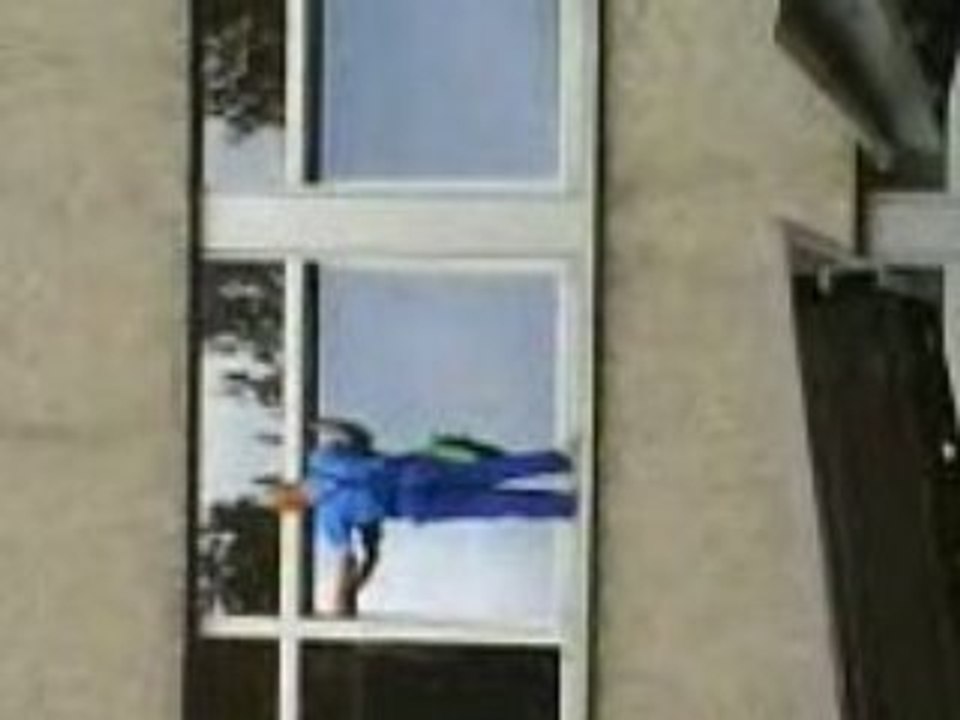 Lustiger Fensterputzer