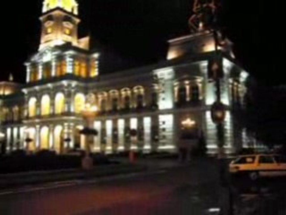 arad, roumanie, mairie, la nuit