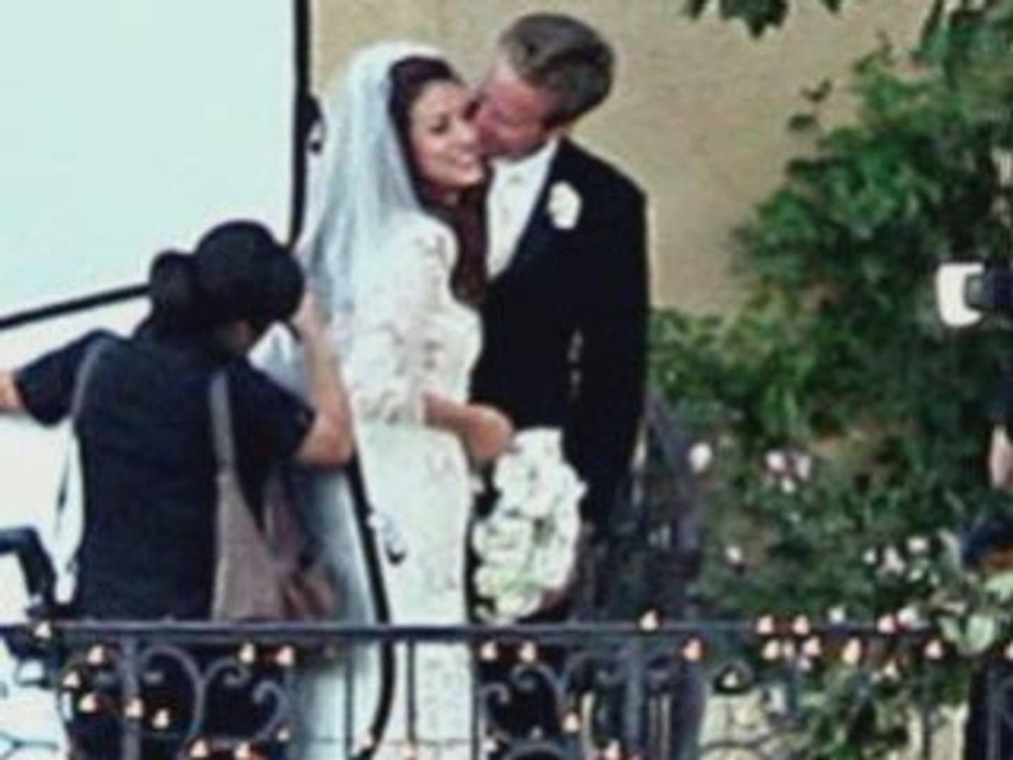 ⁣Celebrity Weddings - Kate Walsh and Alex Young