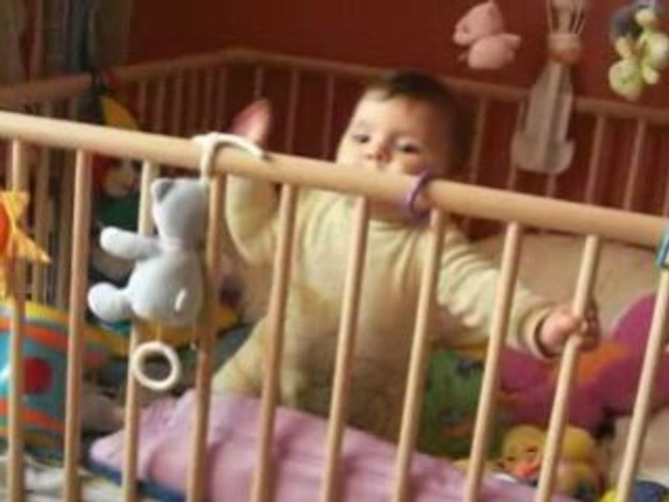 Nolhan se met debout tout seul !