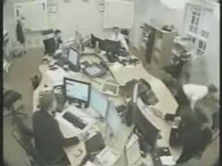 aggressione sul lavoro in ufficio