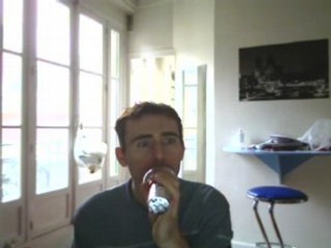 Wiwi égratigne Fous à lier