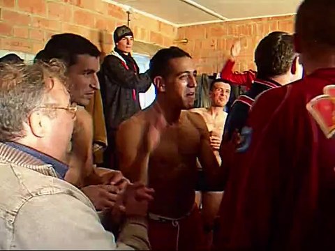 Vidéo vestiaires joueurs quiévy réclament primes après match