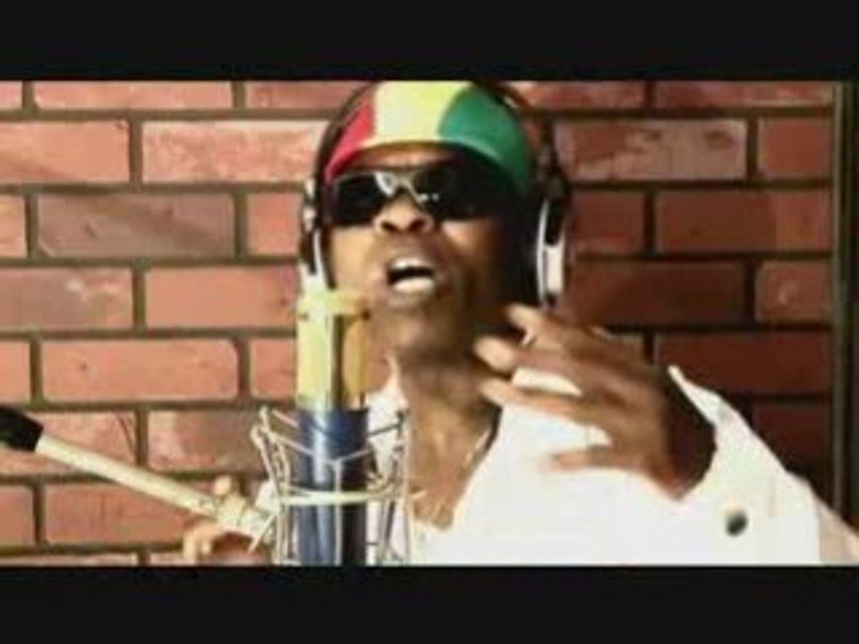 PERSONA NON GRATA  (Doc Back Jardel)