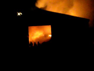Le hangar de la ferme Quennesson à Inchy a brûlé