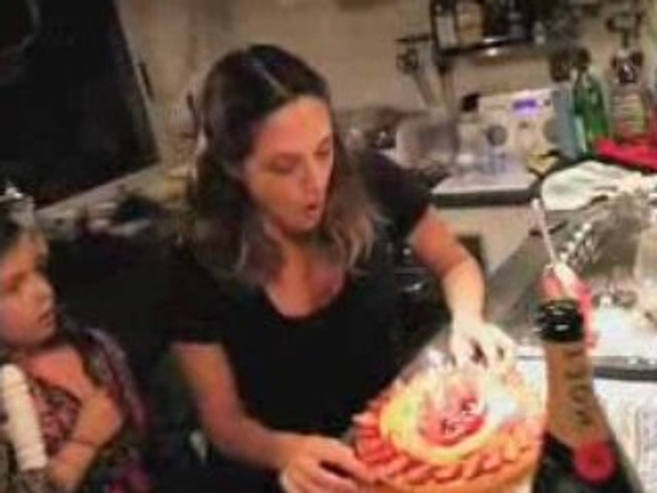 Archigram VS Asia Argento "Someone"