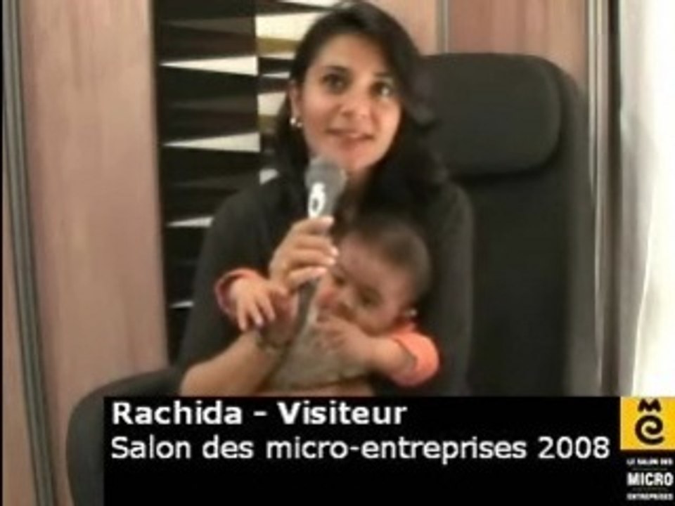 Rachida et son bébé visiteurs Salon des micro-entreprises