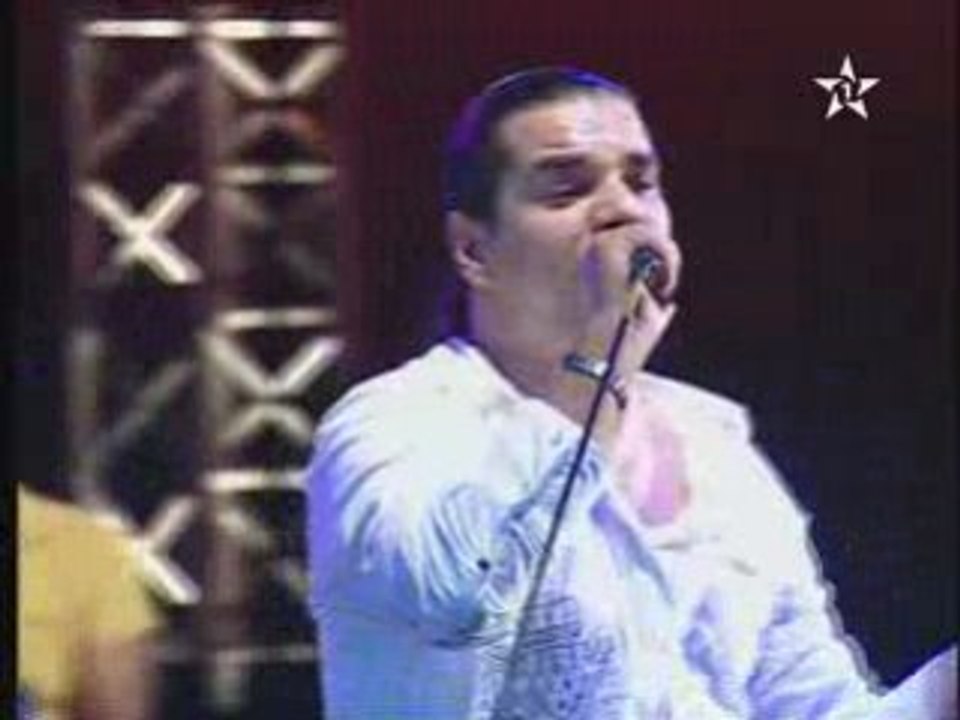 houari dauphin- a casa