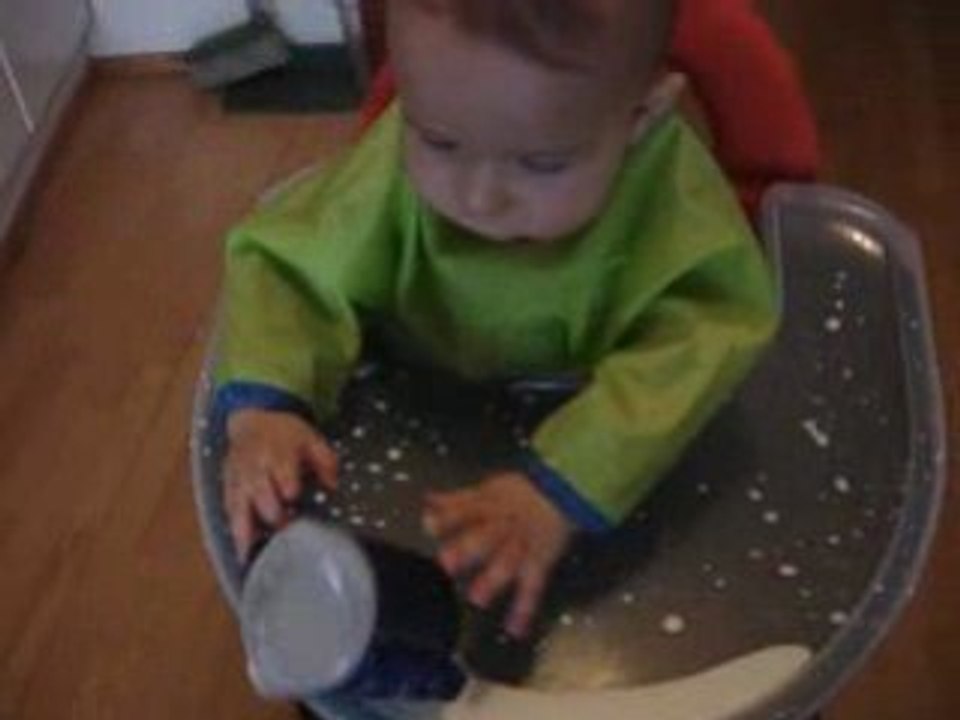 Oskar a table