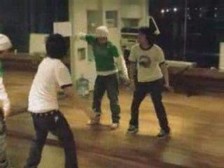 BIG BANG Tae Yang and G-Dragon dance 2