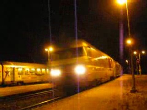 Passage d'une BB67000 multiservice avec corail intercités