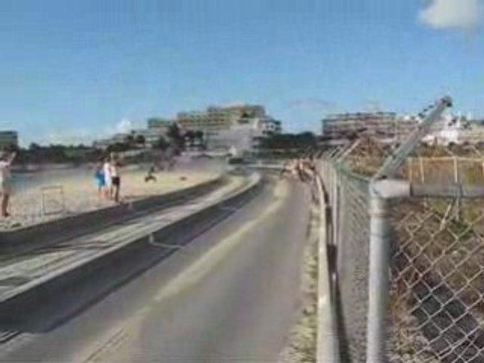 Take-Off at Maho beach