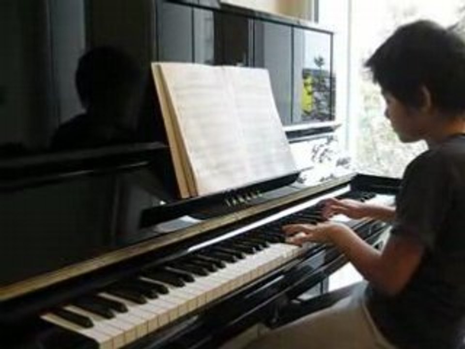 Louis Sinno playing