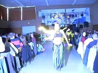 Les Roses Orientales : danse avec le chandelier