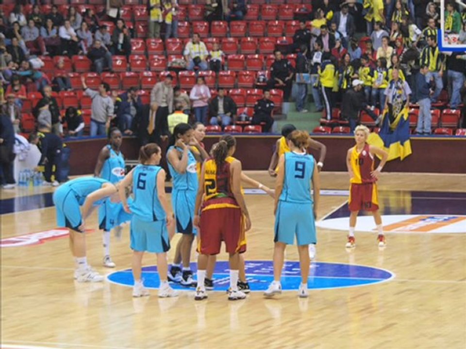 Kupa Maçında Işıl ALBEN (www.isilalben.org)