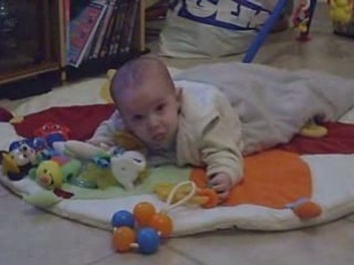 Pitufin découvre ses jouets