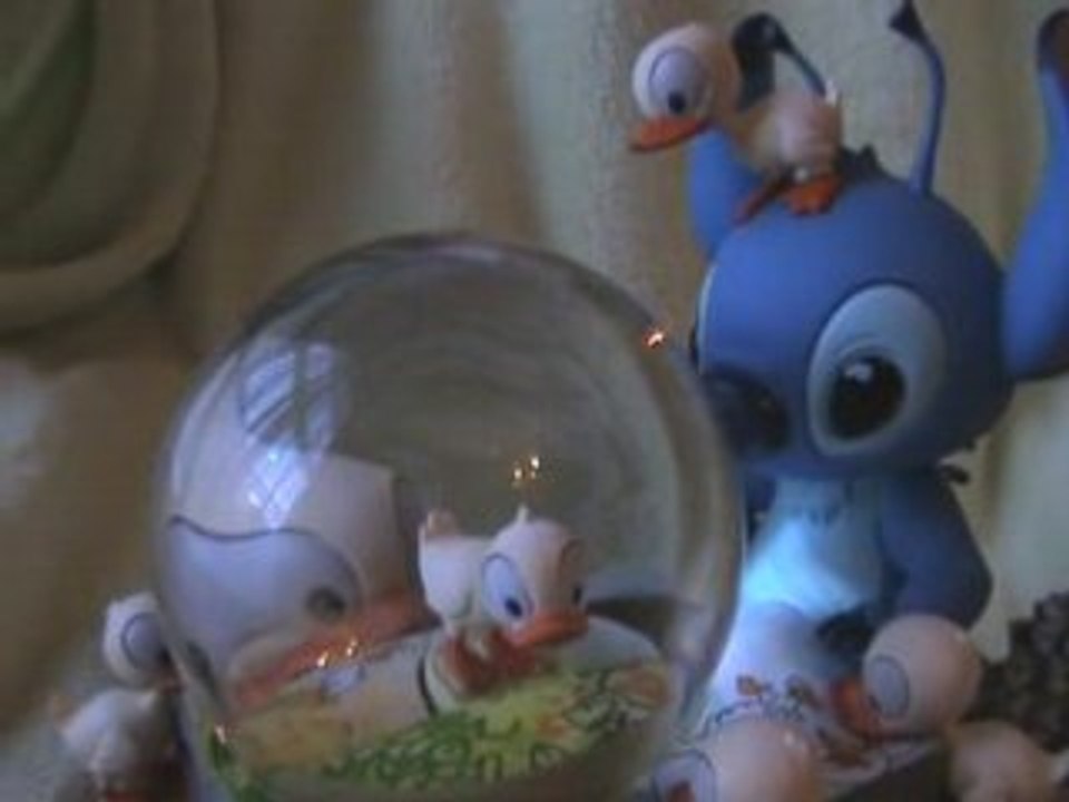 Snowglobe musical Stitch et canards