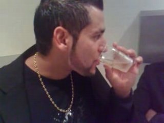 el vicente en la boda del manuel y la candy