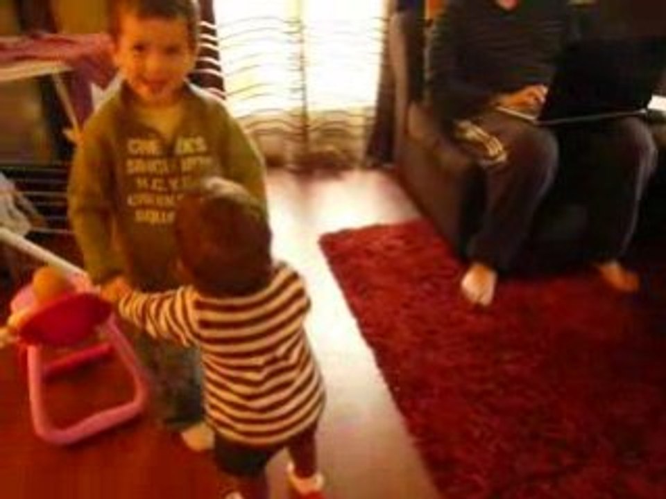 Elise danse avec Axel