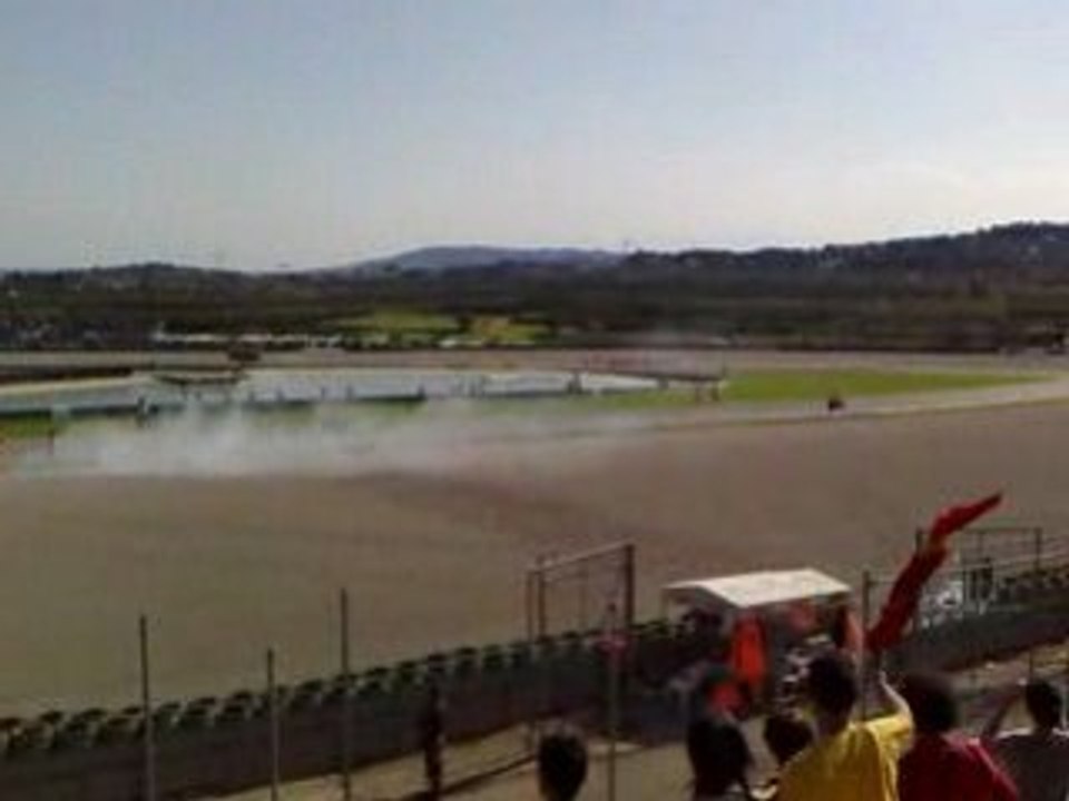Chant de pneus 250cc