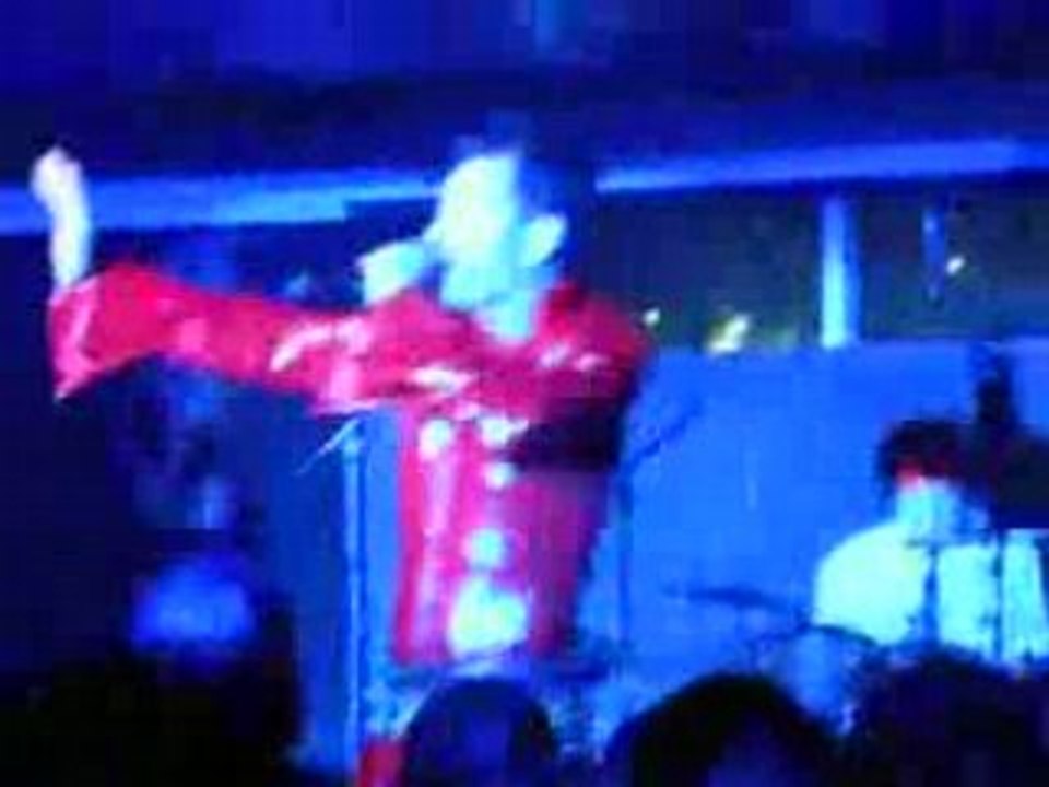 El Vez -Live at  Playa Club 02