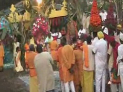 Marche sur le feu à la Ravine Blanche St-Pierre le 26/10/08.