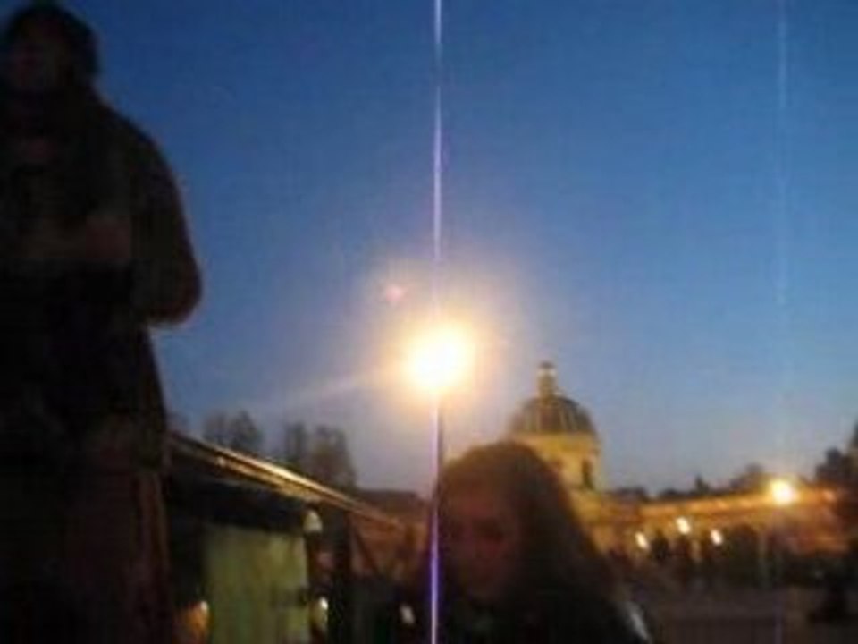 Carmelita. " La colline " Pont des arts.