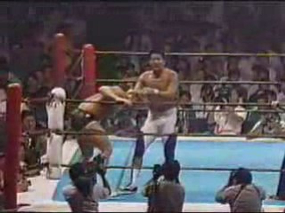 Steve Austin vs Masahiro Chono - New Japan 1992