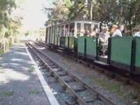 Train à vapeur de Rillé: devant la gare