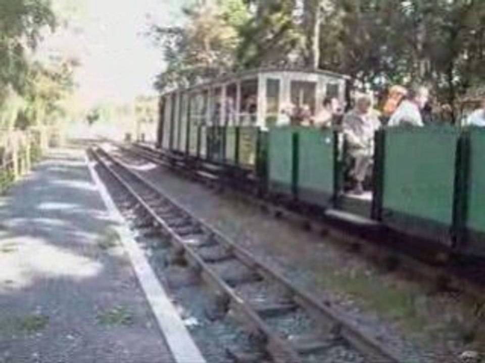Train à vapeur de Rillé: devant la gare