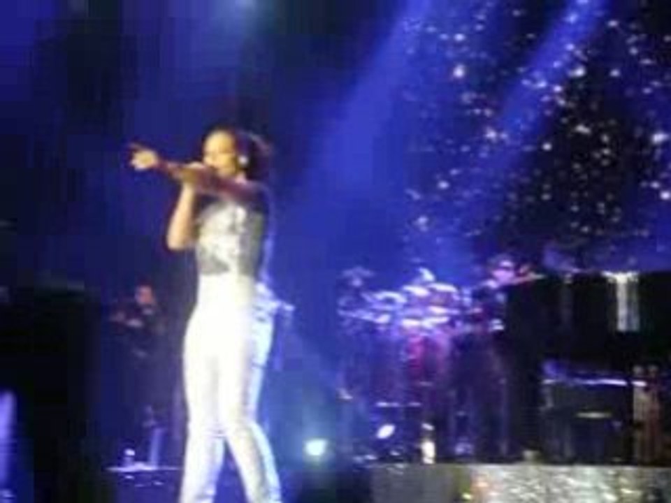 Alicia Keys - No One (Amnéville 25.10.08)
