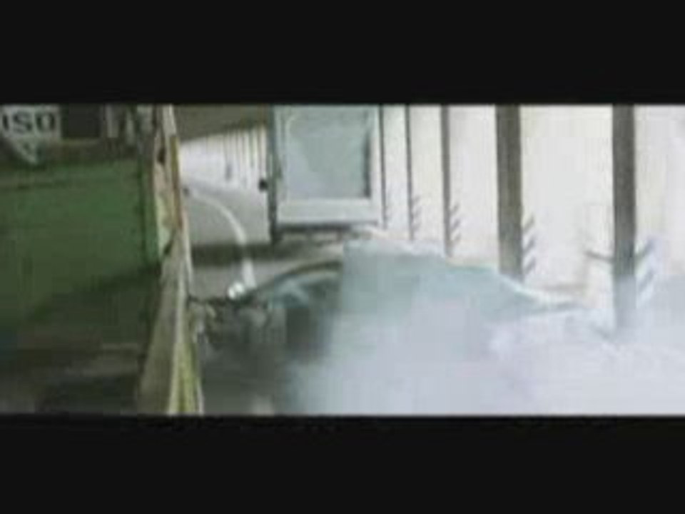 Quantum Of Solace Clip "Tunnel Car Chase"