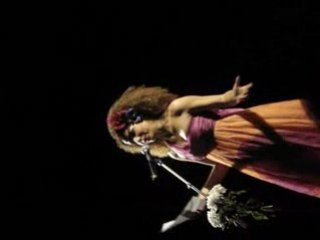 Vanessa da Mata falando francês - Live em Paris-