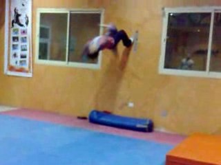 I walk on the wall !! WOW