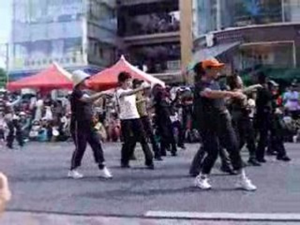 Naha Festival 07 - Gym dance