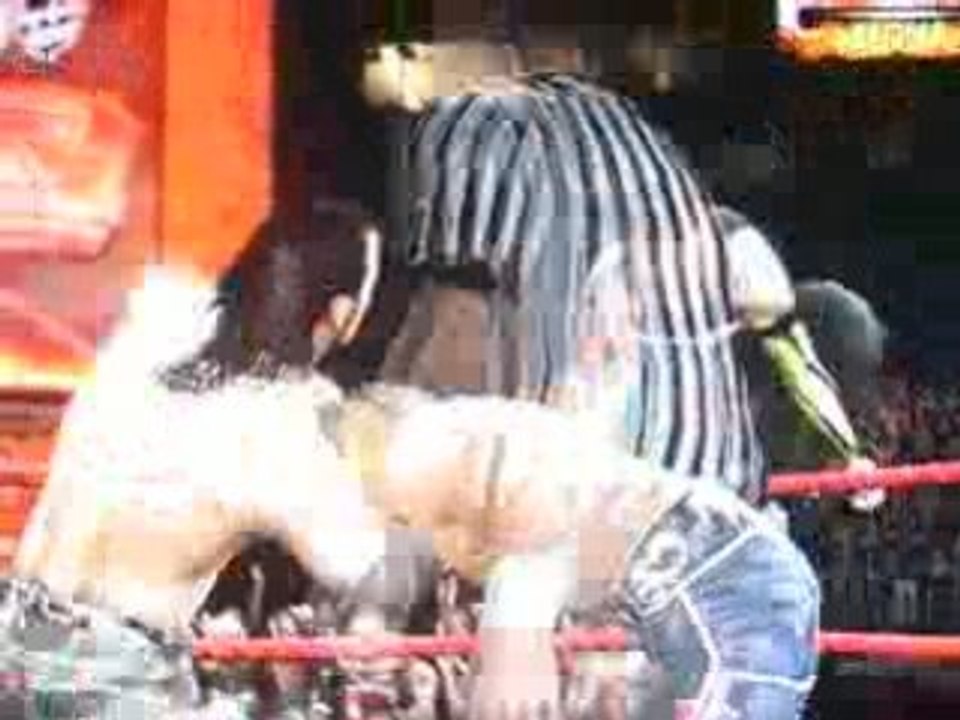 Ataque Tag Team SDvsRAW09