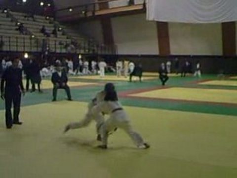 judo et beau combat cours(chui le ptit gars au long cheveux)